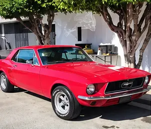 Detallado de autos clásicos en Tijuana y restauración de pintura para Ford Mustang