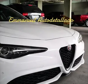 Estética automotriz en Tijuana para Alfa Romeo blanco con acabado impoluto